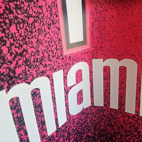 2011 Miami Heat Chris Bosh #1 Mitchell & Ness Men's Splatter NBA Swingman Jersey - Picture 8 of 13